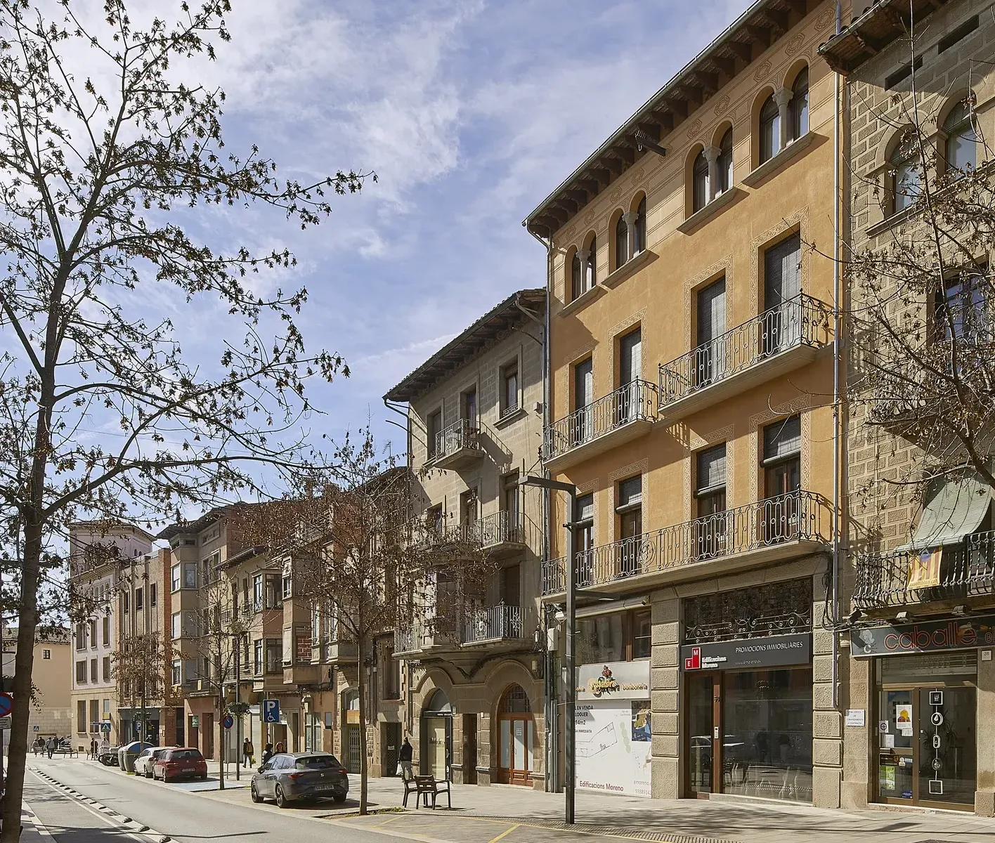 Edificio finalizado de Edificaciones Moreno en la Rambla Hospital de Vic