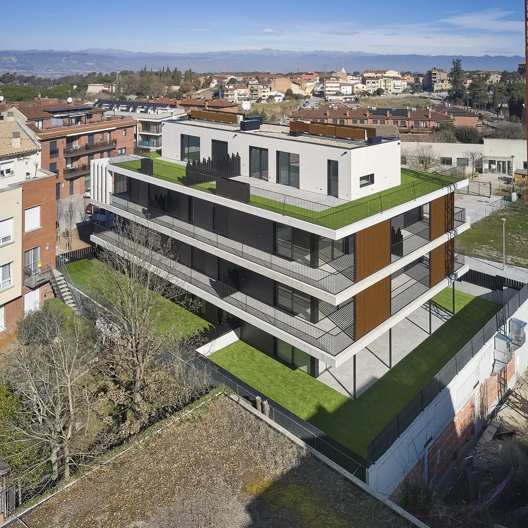 Promoción de Edificaciones Moreno en el Camí de les Escoles, Taradell